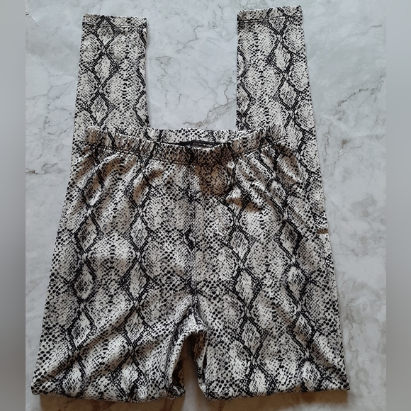 🆕️ Snakeprint Leggings - Picture 6 of 7